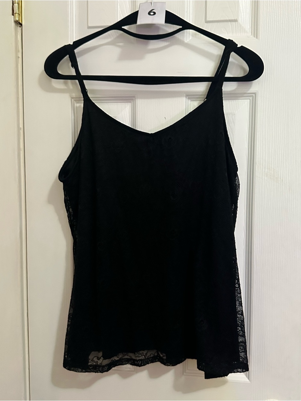 Torrid Black Lace V-Neck Swing Lined Cami
Size 1